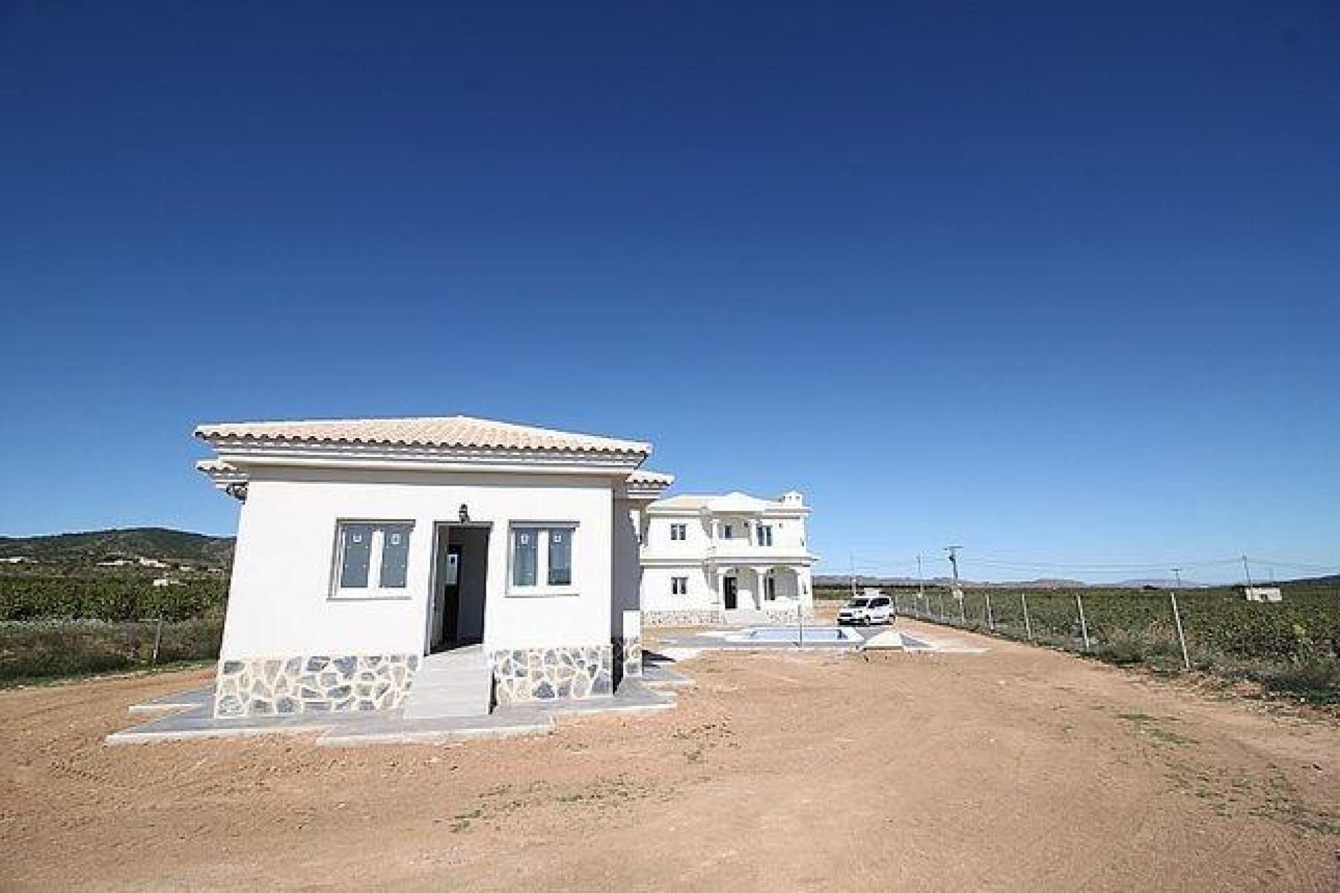 Nouvelles villas de luxe avec piscine inc. terre, licences en Alicante, Pinoso in Medvilla Spanje