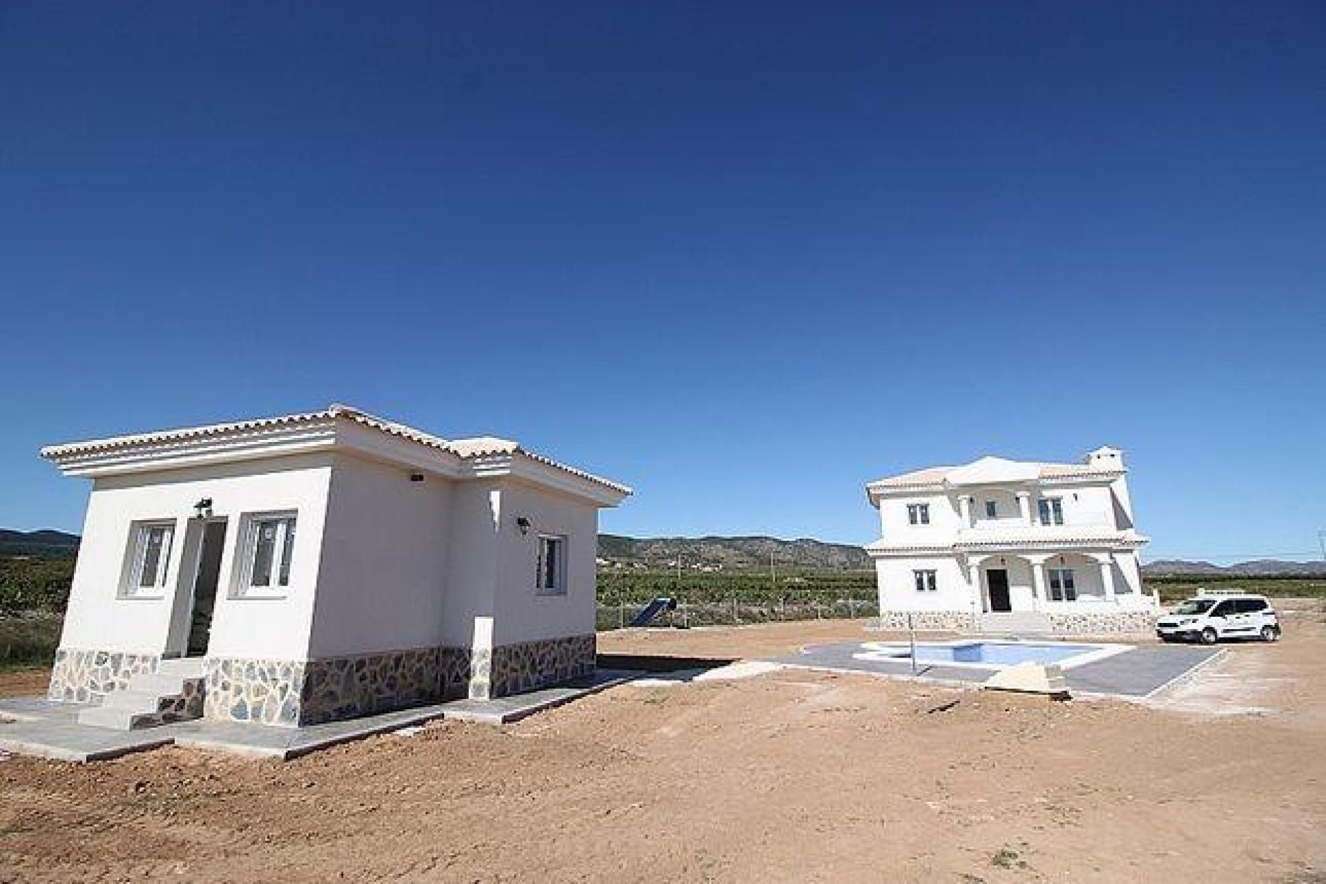 Nouvelles villas de luxe avec piscine inc. terre, licences en Alicante, Pinoso in Medvilla Spanje