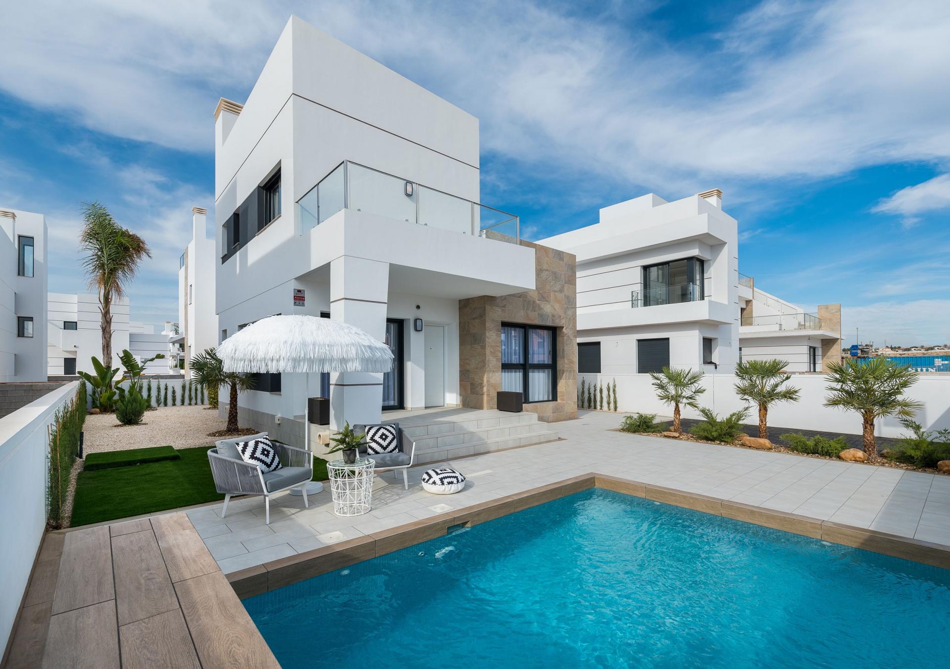 Villa moderne à vendre à Los Alcazares, Costa Calida in Medvilla Spanje