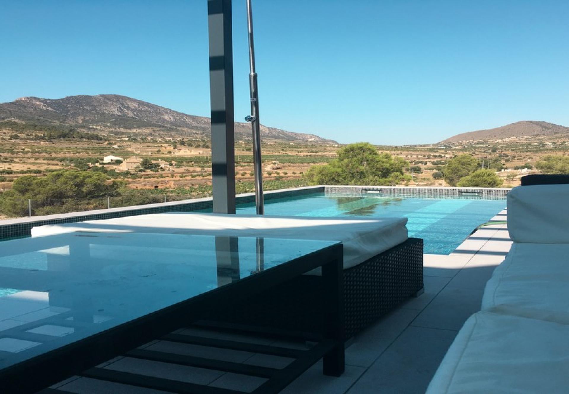 Villa espagnole moderne à Hondon de las Nieves, Hondon valley in Medvilla Spanje