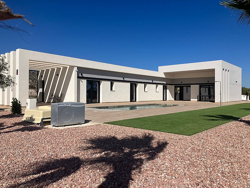 Villa de luxe avec trois chambres et deux salles de bains à Pinoso in Medvilla Spanje