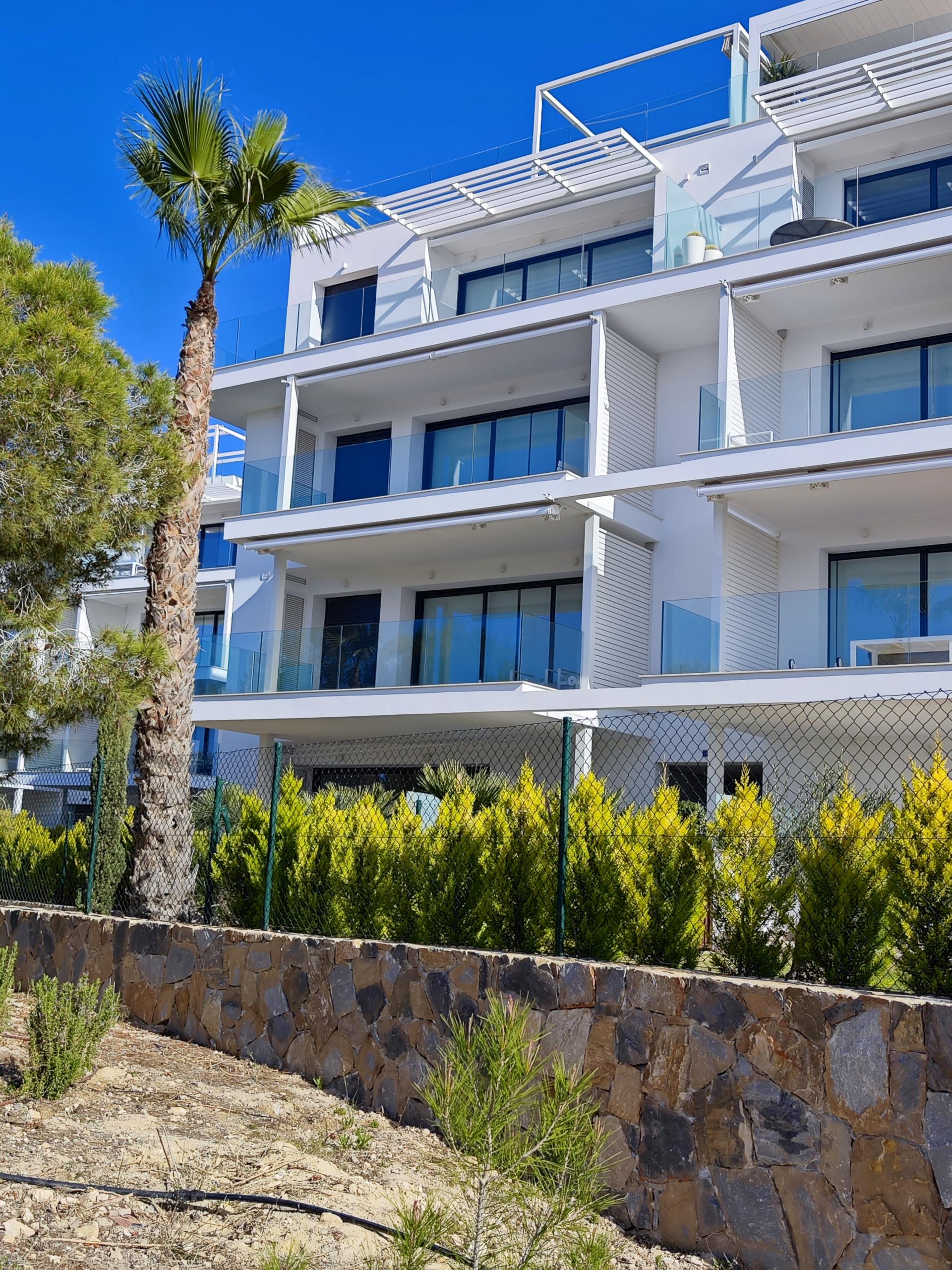 Appartement de revente de luxe sur Las Colinas Golf in Medvilla Spanje