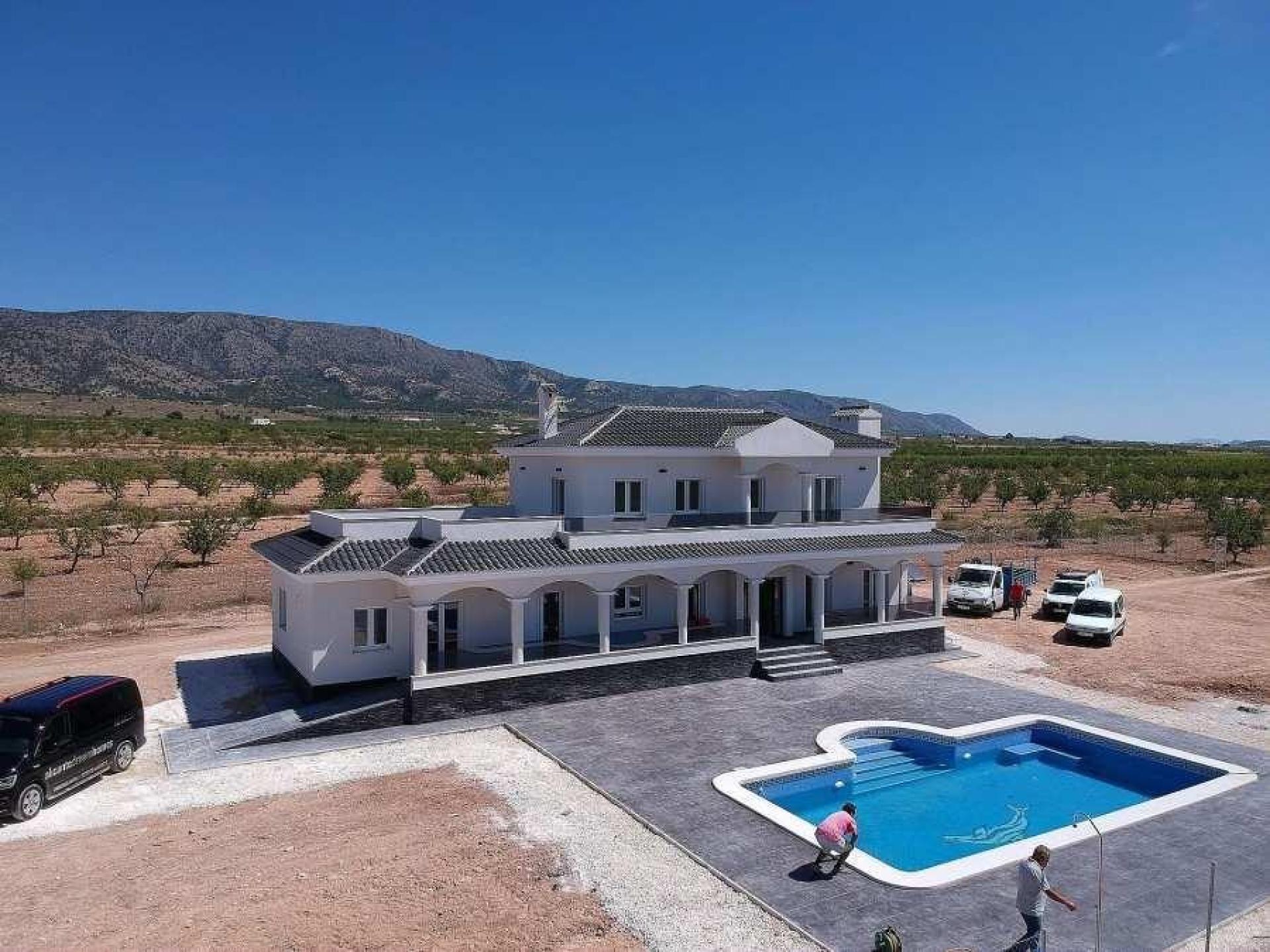 Nouvelles villas de luxe avec piscine inc. terre, licences en Alicante, Pinoso in Medvilla Spanje