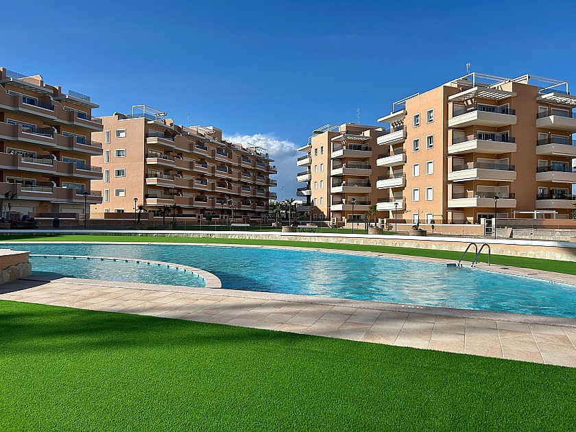 3 chambre Appartement - terrasse à El Raso in Medvilla Spanje