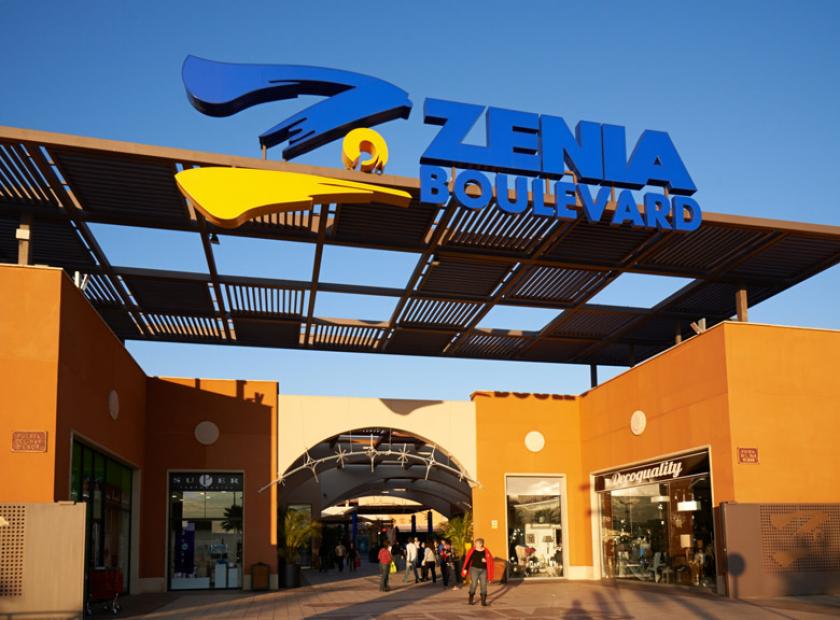 La Zenia Boulevard - Centres commerciaux sur la Costa Blanca Sud in Medvilla Spanje