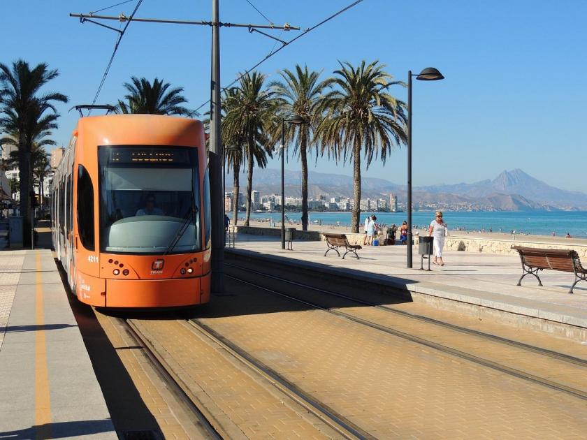 Trajet gratuit en tram le long de la Costa Blanca in Medvilla Spanje