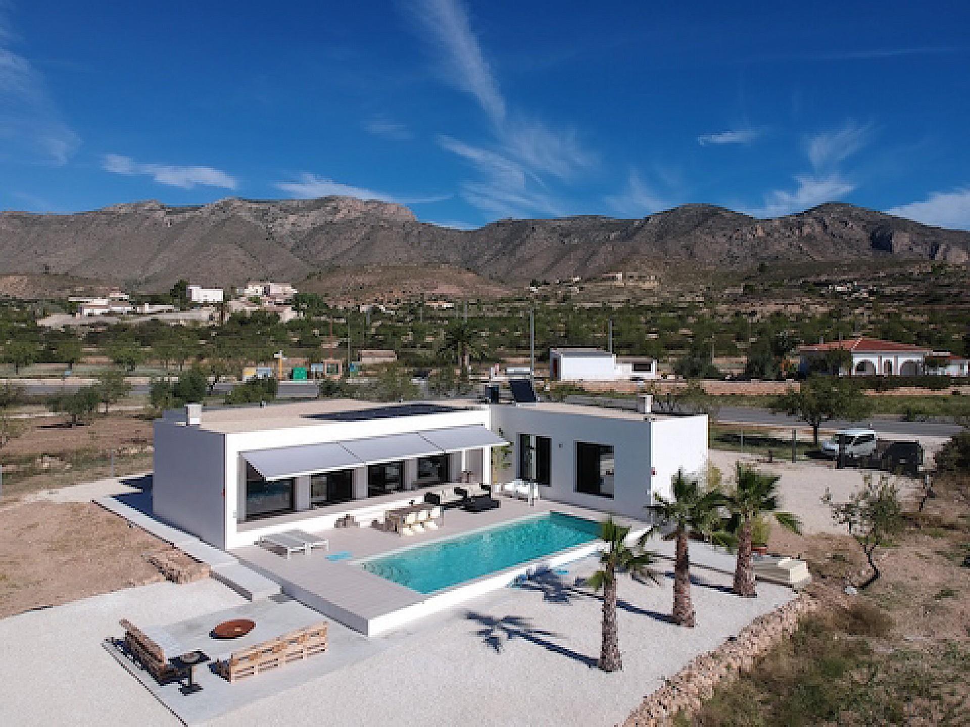 Villa de nouvelle construction de style moderne à Hondon de las Nieves in Medvilla Spanje