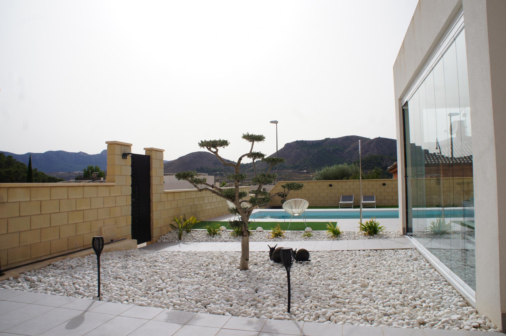 Belle villa presque neuve à vendre La Romana in Medvilla Spanje