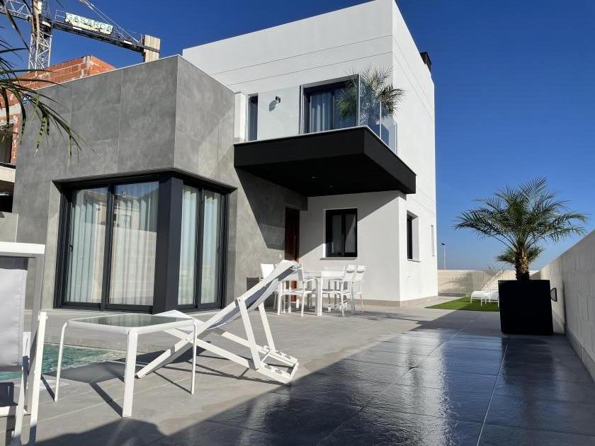 3 chambre Villa à Torrevieja in Medvilla Spanje