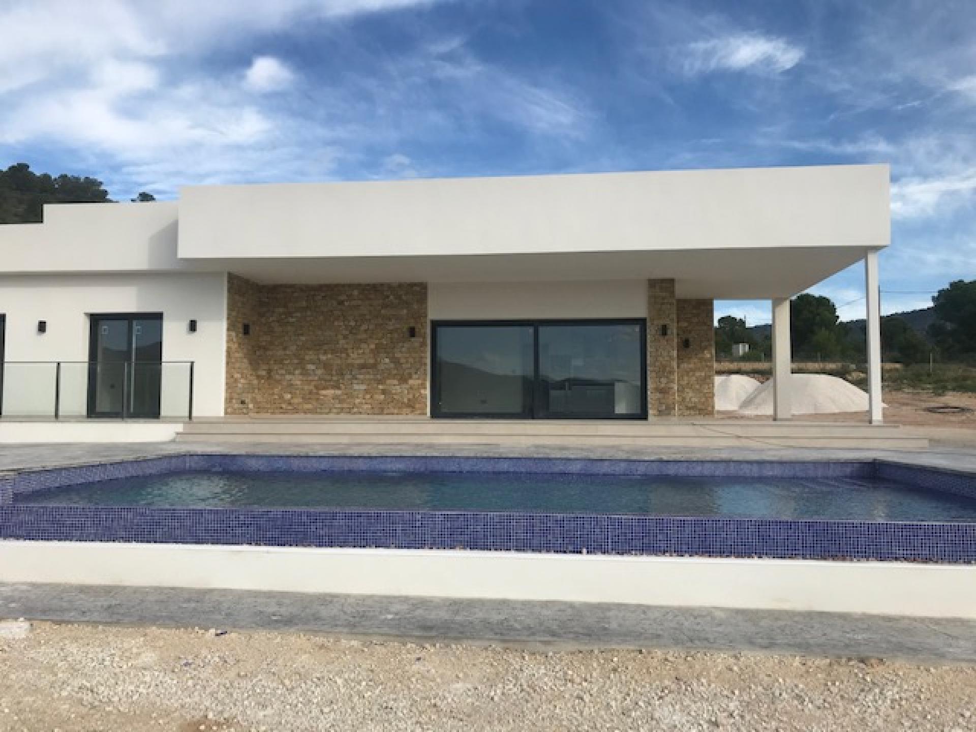 Nouvelle villa à La Romana, Alicante intérieur in Medvilla Spanje